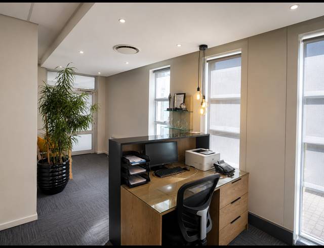 123M² OFFICE FOR SALE IN LONEHILL